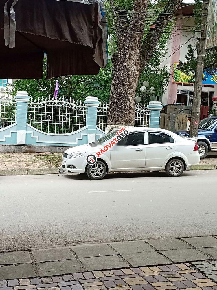 Cần bán xe Chevrolet Aveo 1.5AT đời 2018, màu trắng  -1