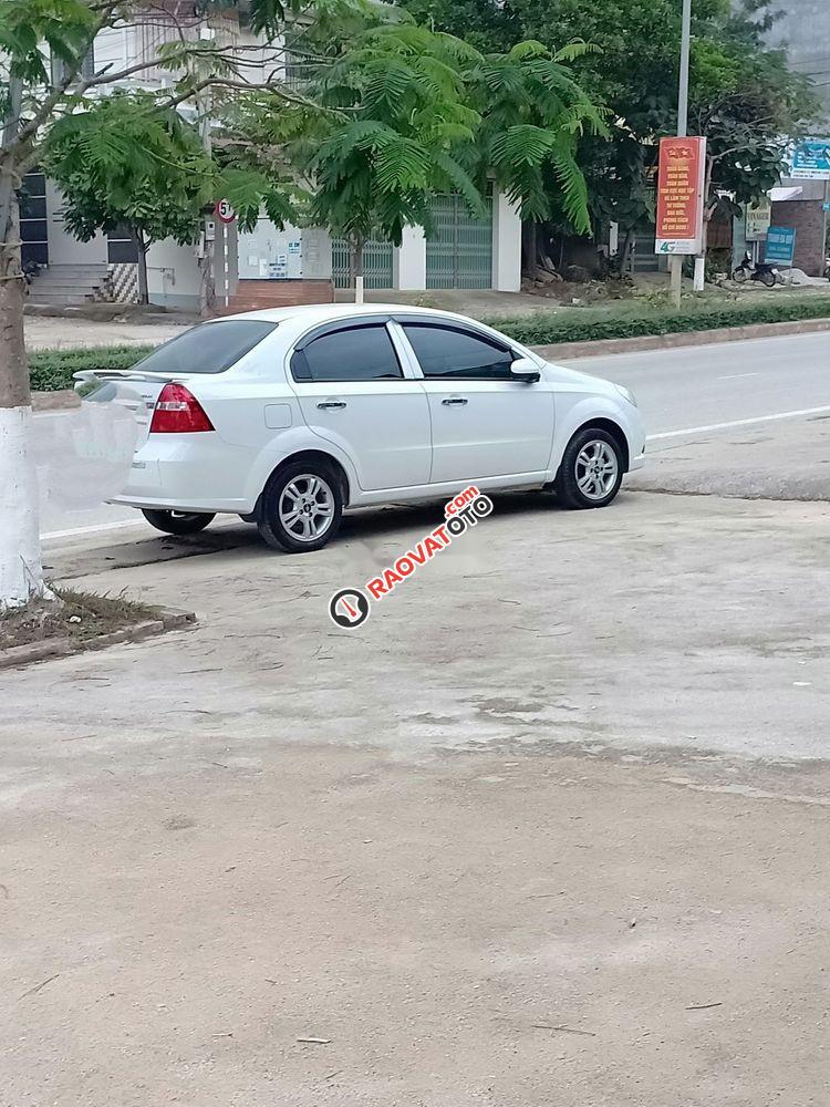 Cần bán xe Chevrolet Aveo 1.5AT đời 2018, màu trắng  -0