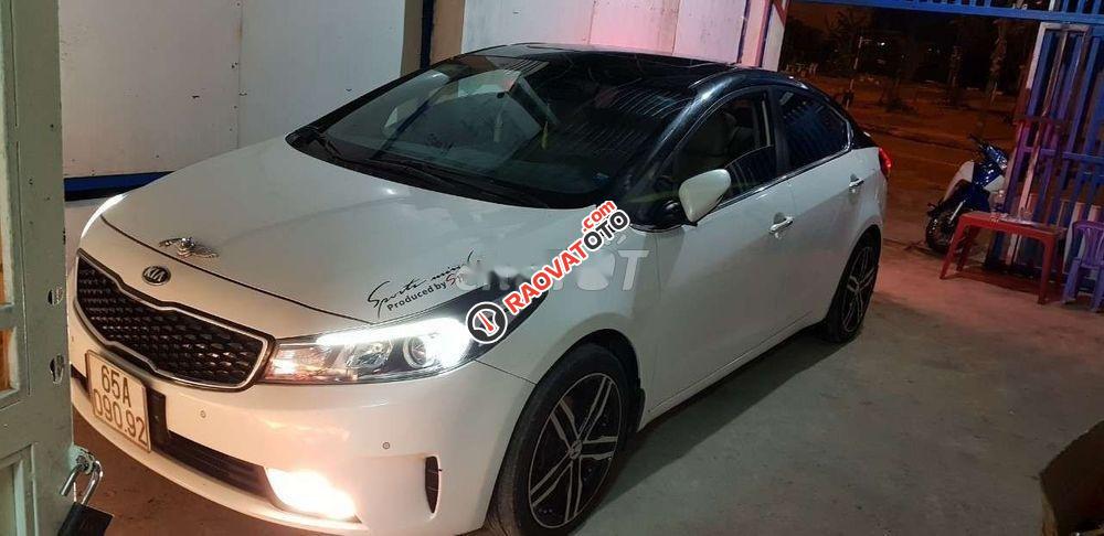 Cần bán gấp Kia Cerato AT đời 2016, nhập khẩu giá cạnh tranh-0