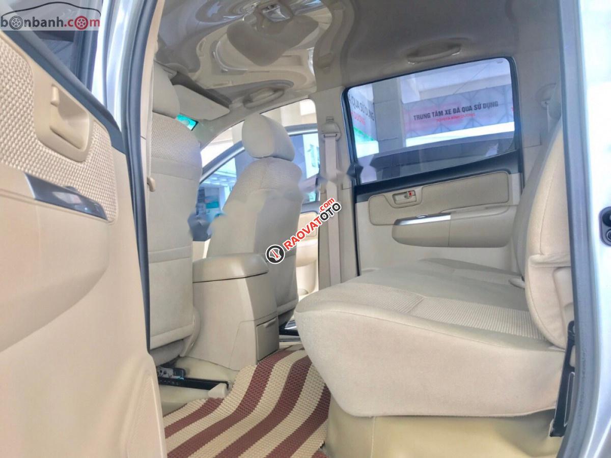 Bán Toyota Hilux 3.0G đời 2013, màu bạc, nhập khẩu số sàn-5