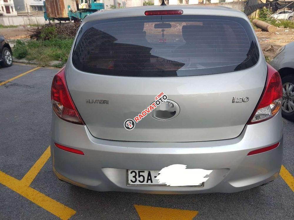 Cần bán Hyundai i20 năm 2014, màu bạc, nhập khẩu Hàn Quốc -2