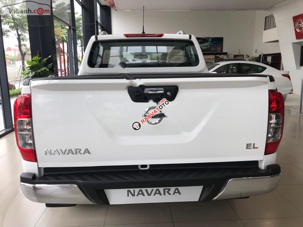 Bán Nissan Navara EL A-IVI 2.5 AT 2WD 2019, màu trắng, xe nhập-1