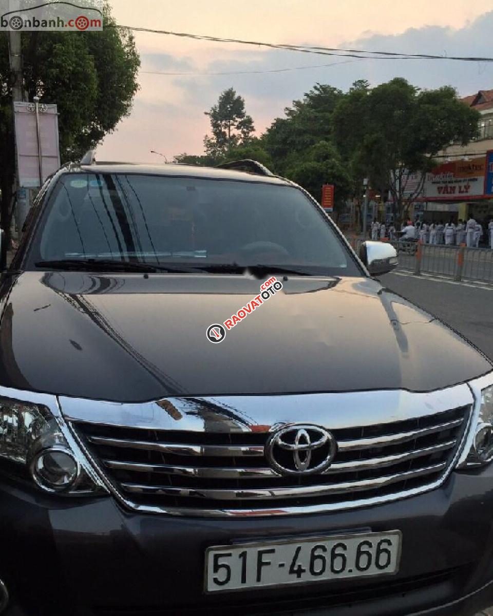 Cần bán gấp Toyota Fortuner 2.7V 4x4 AT đời 2013, màu đen chính chủ-2