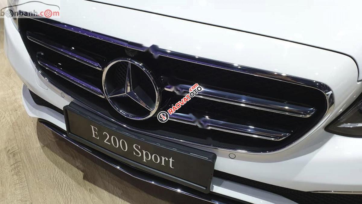 Bán Mercedes E200 Sport sản xuất năm 2019, màu trắng-7