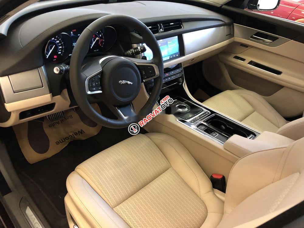 Cần bán xe Jaguar XF 2019, nhập khẩu nguyên chiếc-10