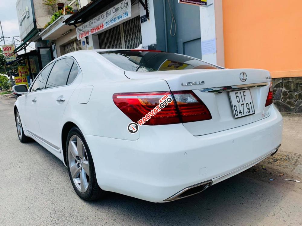 Bán xe Lexus LS460L sản xuất 2010 màu trắng, 5 ghế có matxa, rada, nâng hạ gầm-2