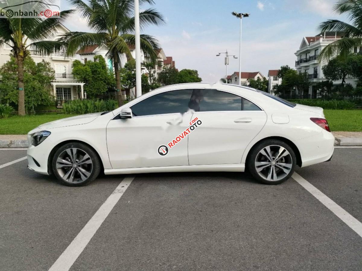 Bán lại xe Mercedes CLA200 sản xuất 2017, màu trắng, xe nhập-4