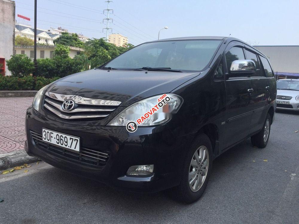 Gia đình bán Toyota Innova V 2009, màu đen, nhập khẩu-4