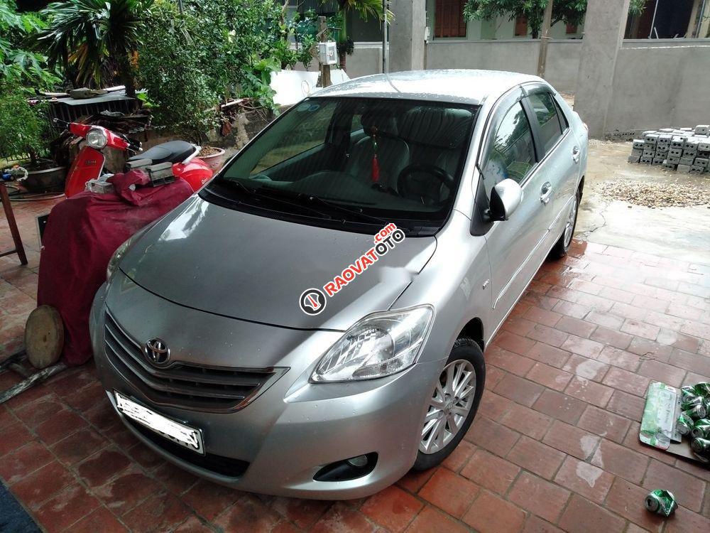 Bán xe Toyota Vios MT sản xuất 2011, màu bạc-0