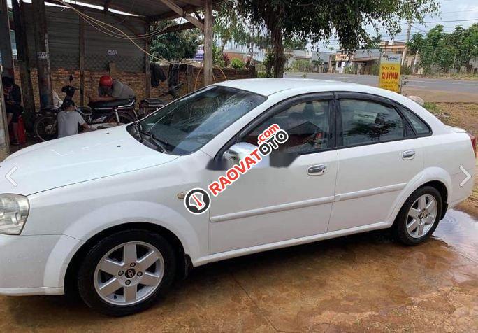 Bán Daewoo Lacetti MT năm sản xuất 2004, màu trắng giá cạnh tranh-0