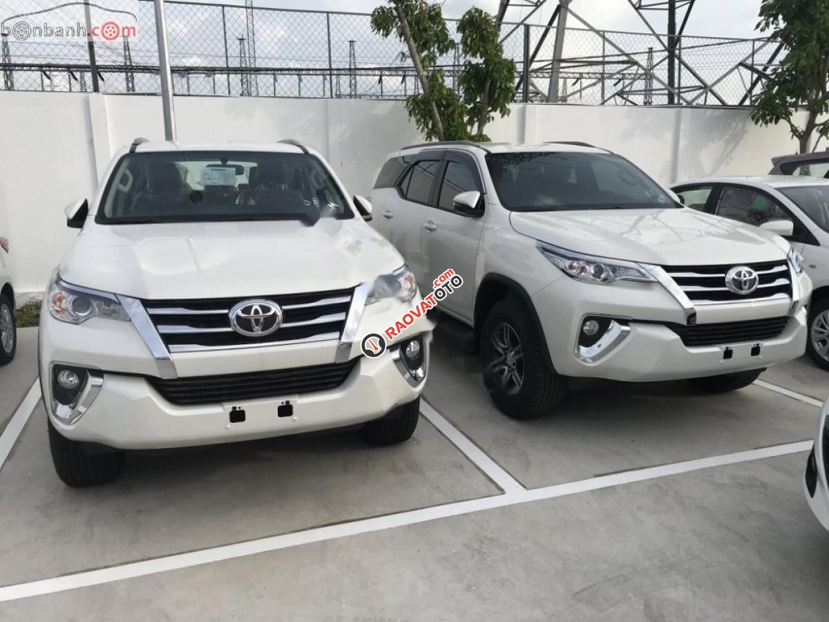 Bán Toyota Fortuner năm sản xuất 2019, màu trắng, nhập khẩu nguyên chiếc-1