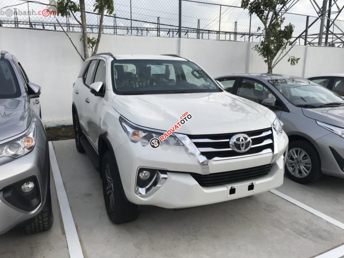Bán Toyota Fortuner năm sản xuất 2019, màu trắng, nhập khẩu nguyên chiếc-4