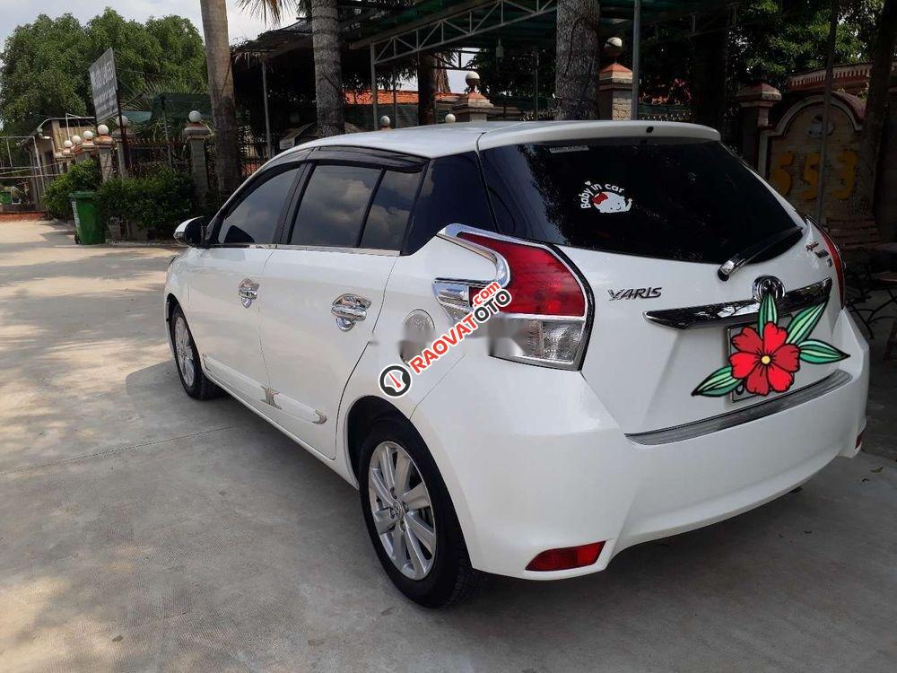 Bán Toyota Yaris năm 2014, màu trắng, nhập khẩu nguyên chiếc chính hãng, còn nguyên bản-4