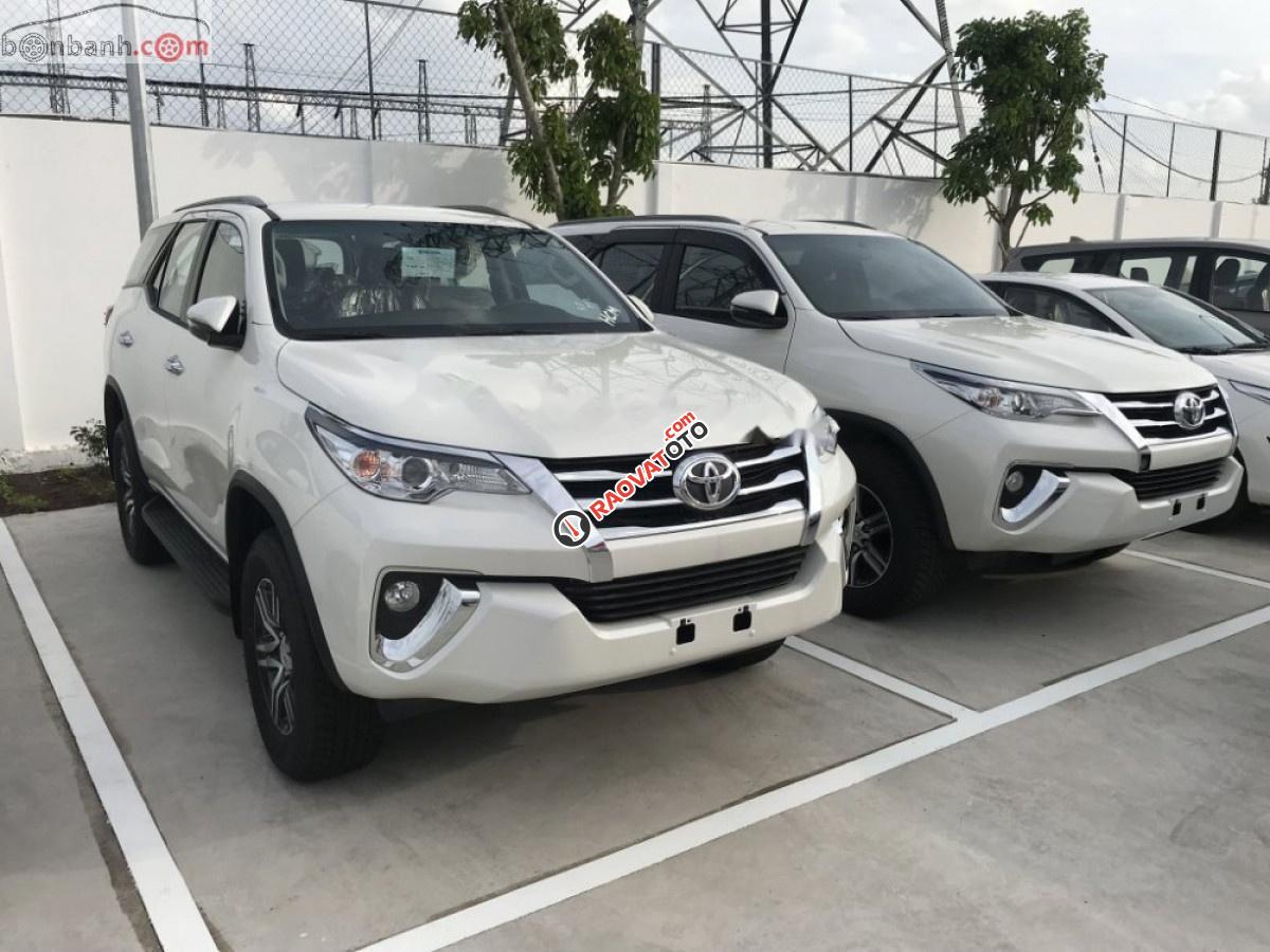 Bán Toyota Fortuner năm sản xuất 2019, màu trắng, nhập khẩu nguyên chiếc-3