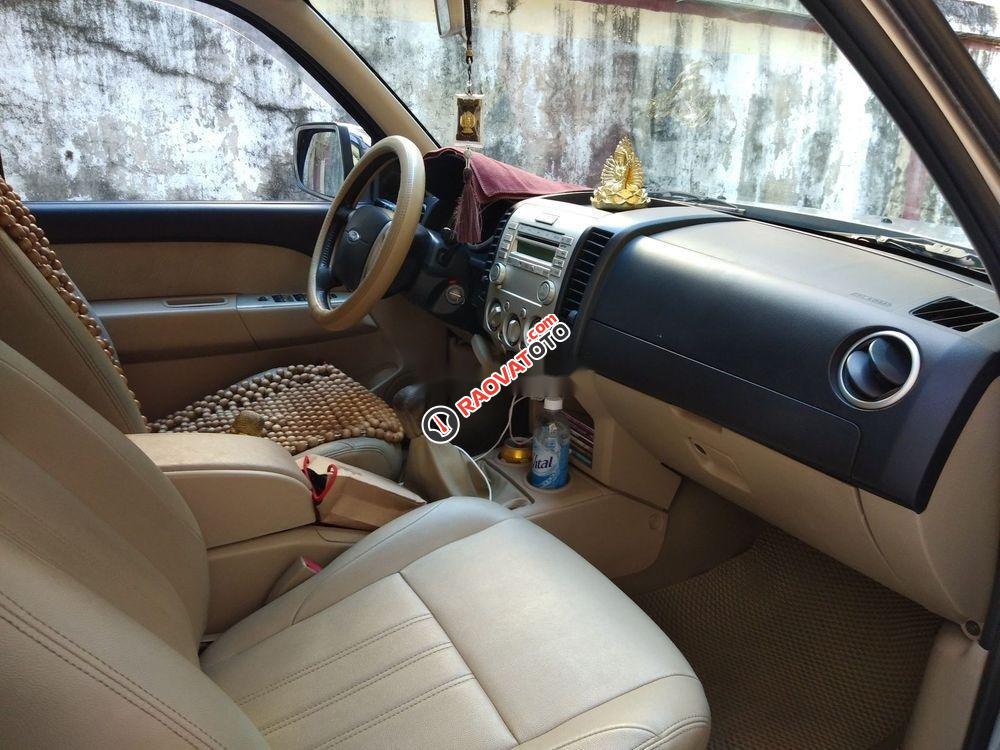 Bán Ford Everest MT năm 2012 còn mới-8