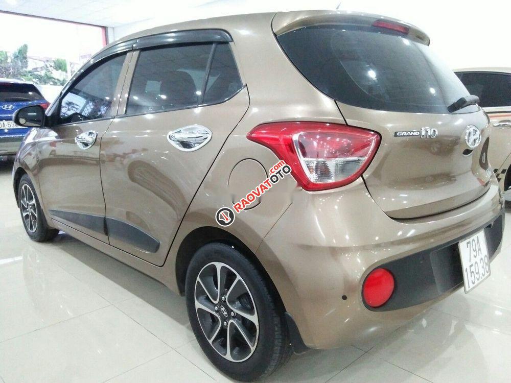 Cần bán Hyundai Grand i10 AT 2017 số tự động-4