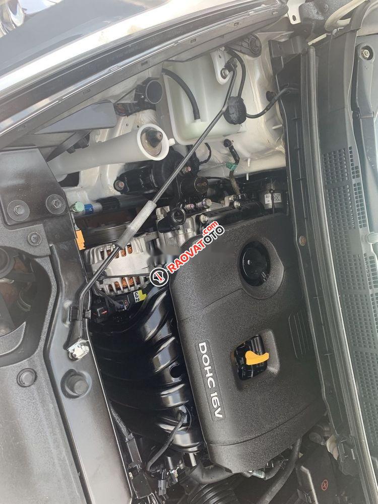 Cần bán xe Kia Rondo MT đời 2017, màu trắng số sàn, giá chỉ 465 triệu-3