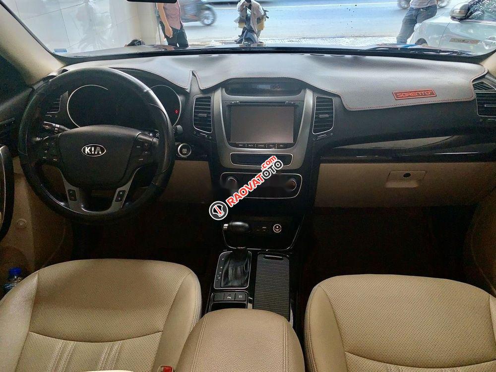 Xe Kia Sorento AT năm sản xuất 2016, màu đen số tự động-1
