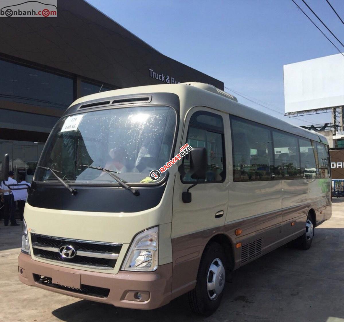 Bán Hyundai County Limousnie sản xuất 2019, màu kem (be)-5