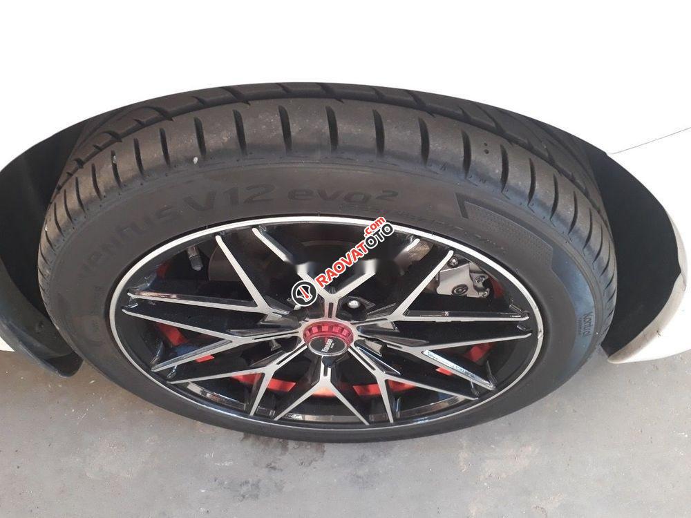 Bán xe Kia Rondo 2.0GAT sản xuất năm 2016, màu trắng, giá chỉ 536 triệu-5