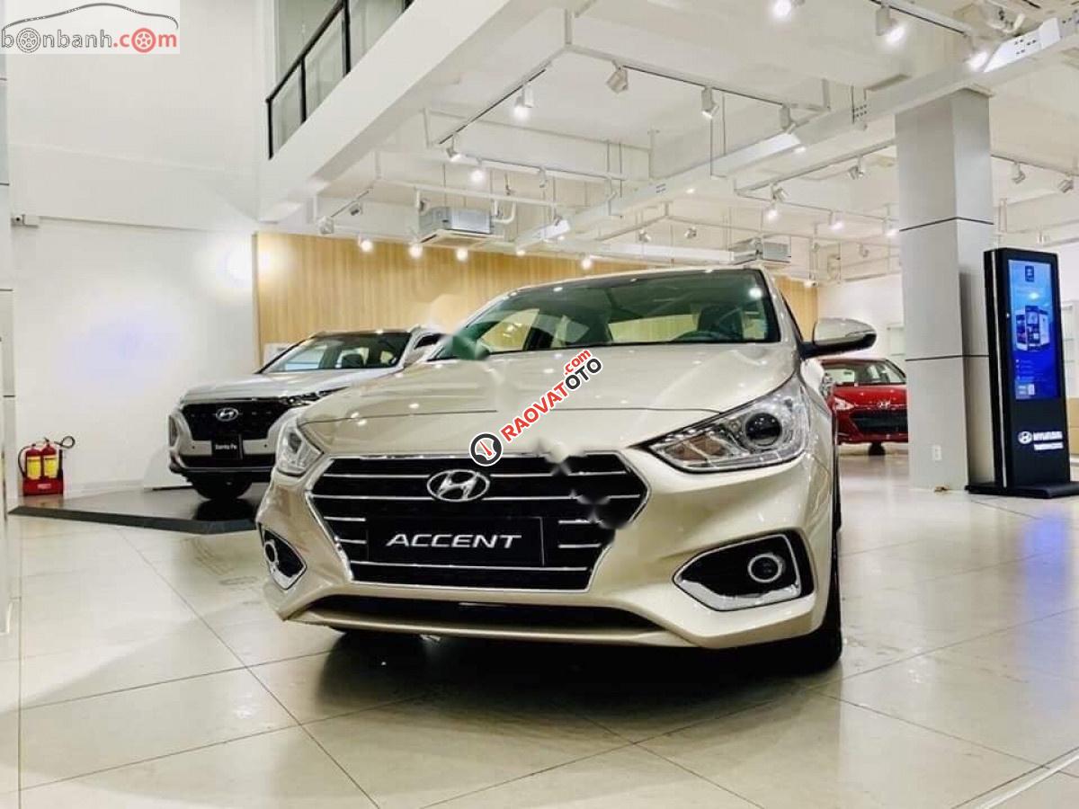 Cần bán Hyundai Accent 2019, màu kem (be)-1