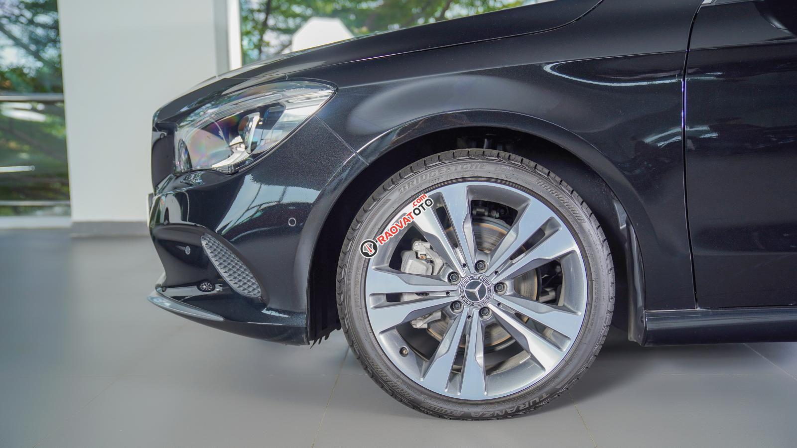 Mercedes CLA200 2018, màu đen, xe nhập, mới 99% hàng demo-7