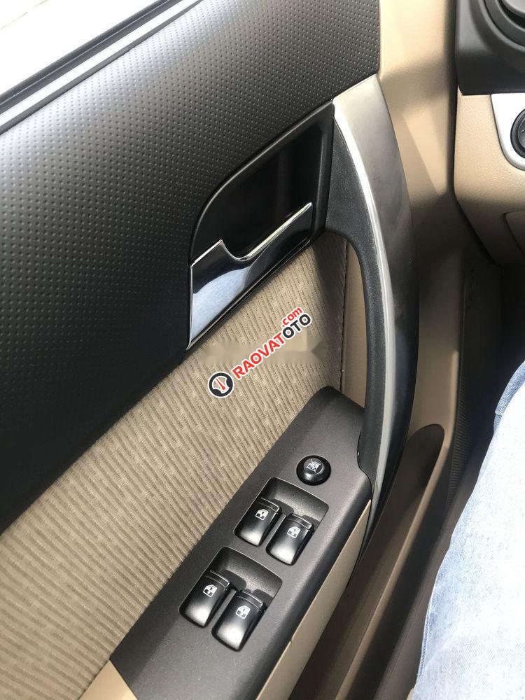 Cần bán Chevrolet Aveo năm 2017, màu bạc chính chủ, giá tốt, xe nguyên bản-0