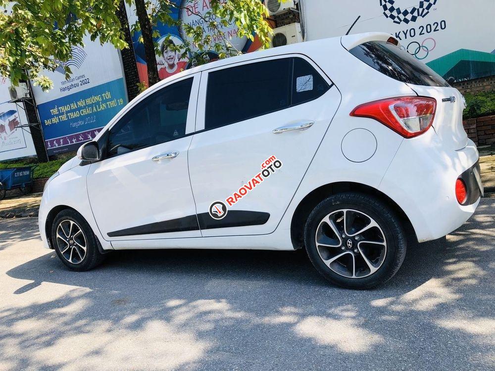 Bán xe Hyundai Grand i10 AT năm sản xuất 2017, màu trắng, xe nhập chính chủ giá cạnh tranh-4