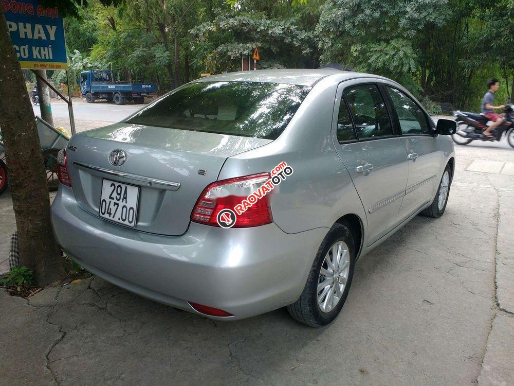 Bán Toyota Vios MT năm 2011, màu bạc, giá tốt-3