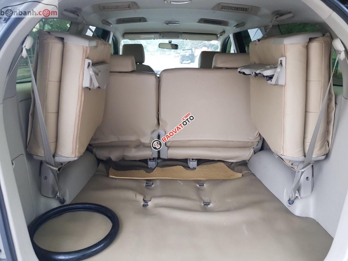 Cần bán Toyota Innova MT sản xuất năm 2011, màu đen, số sàn -4