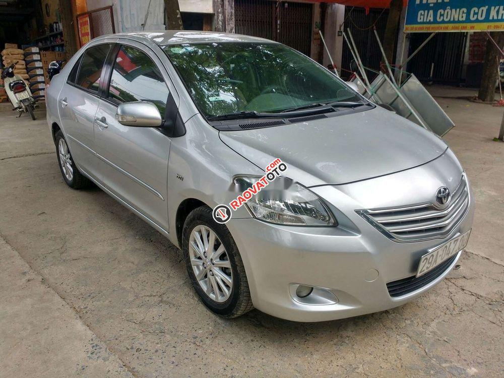 Bán Toyota Vios MT năm 2011, màu bạc, giá tốt-0