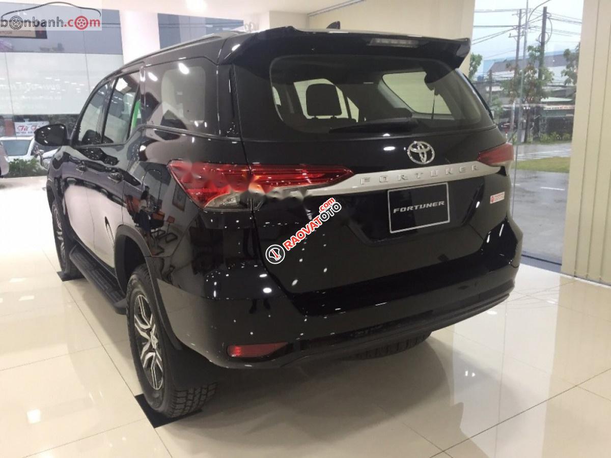 Bán Toyota Fortuner năm sản xuất 2019, màu nâu-1