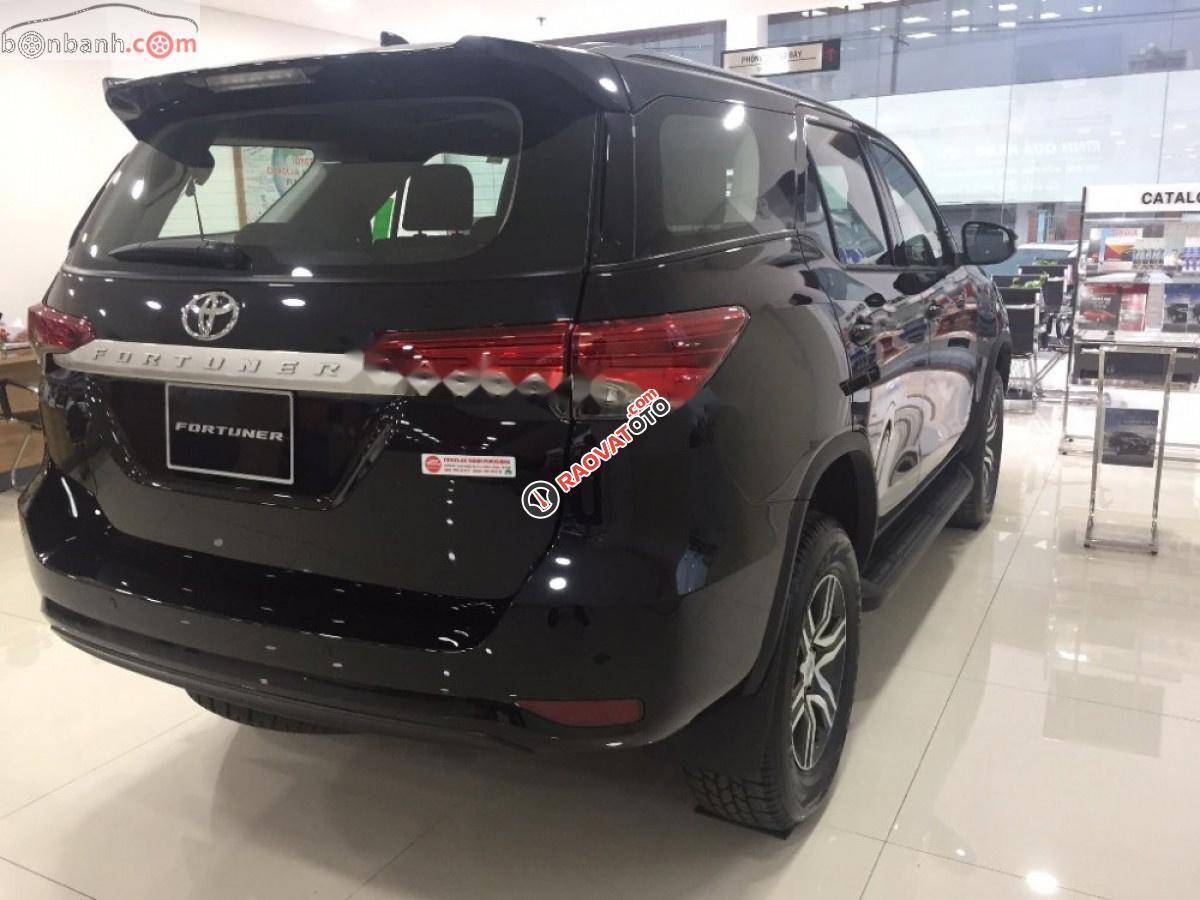 Bán Toyota Fortuner năm sản xuất 2019, màu nâu-2
