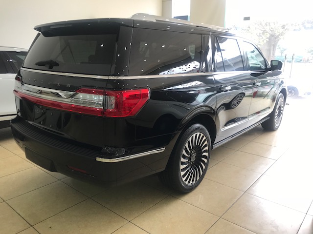 Bán Lincoln Navigator Black Label L 2020 màu đen, nội thất nâu da bò bản ful nhất-3