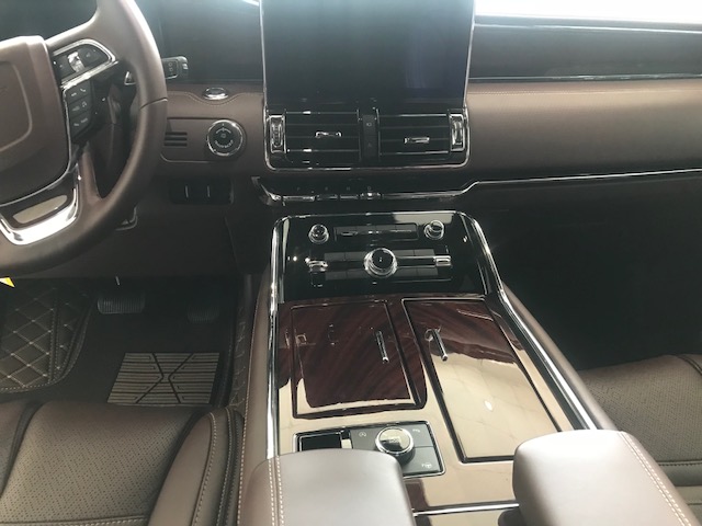 Bán Lincoln Navigator Black Label L 2020 màu đen, nội thất nâu da bò bản ful nhất-10