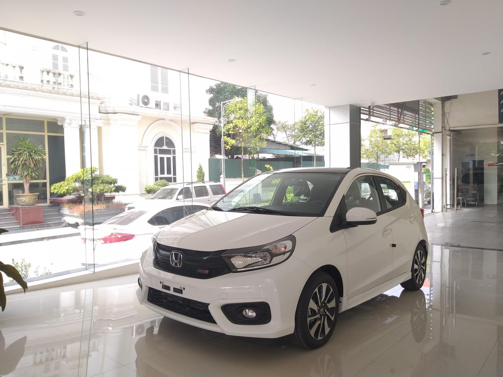 Honda Ôtô Thanh Hóa, giao ngay Honda Brio 1.2 RS, màu trắng, đời 2019, giảm giá sập sàn. LH: 0962028368-0