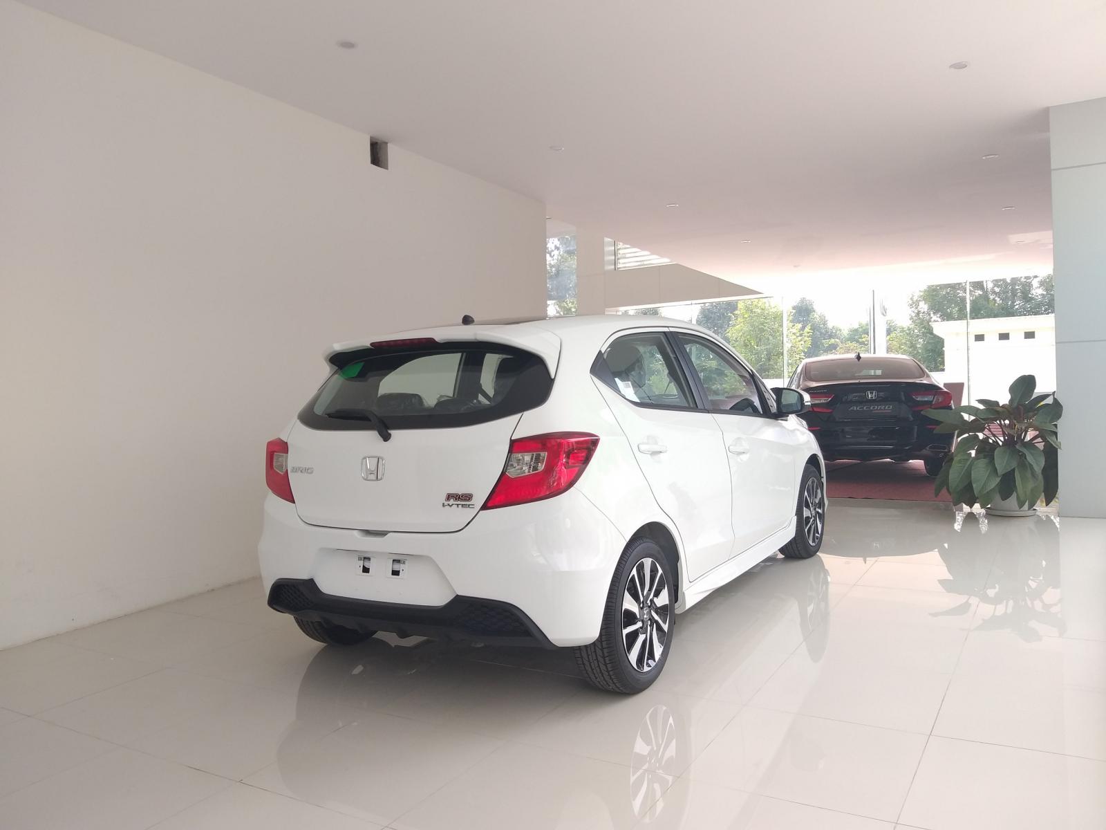 Honda Ôtô Thanh Hóa, giao ngay Honda Brio 1.2 RS, màu trắng, đời 2019, giảm giá sập sàn. LH: 0962028368-3