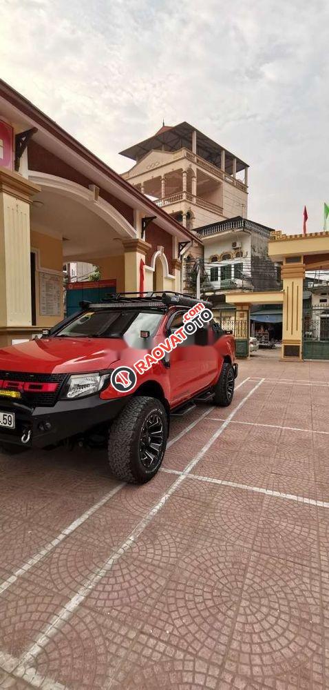 Cần bán gấp Ford Ranger Wildtrak 3.2 4x4 AT năm 2015, màu đỏ, nhập khẩu, giá tốt-0