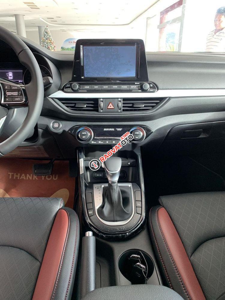Bán xe Kia Cerato sản xuất 2019, màu đỏ, giá tốt-9