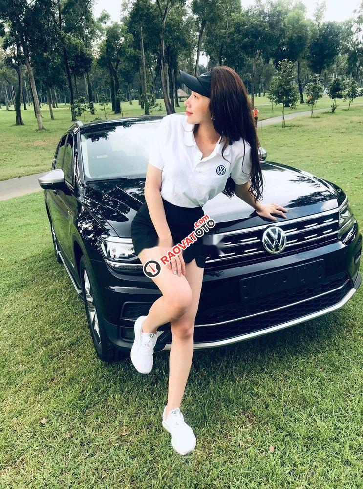 Cần bán lại xe Volkswagen Tiguan năm sản xuất 2019, màu đen, nhập khẩu nguyên chiếc-4