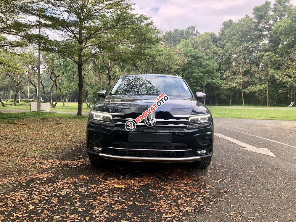 Cần bán lại xe Volkswagen Tiguan năm sản xuất 2019, màu đen, nhập khẩu nguyên chiếc-3