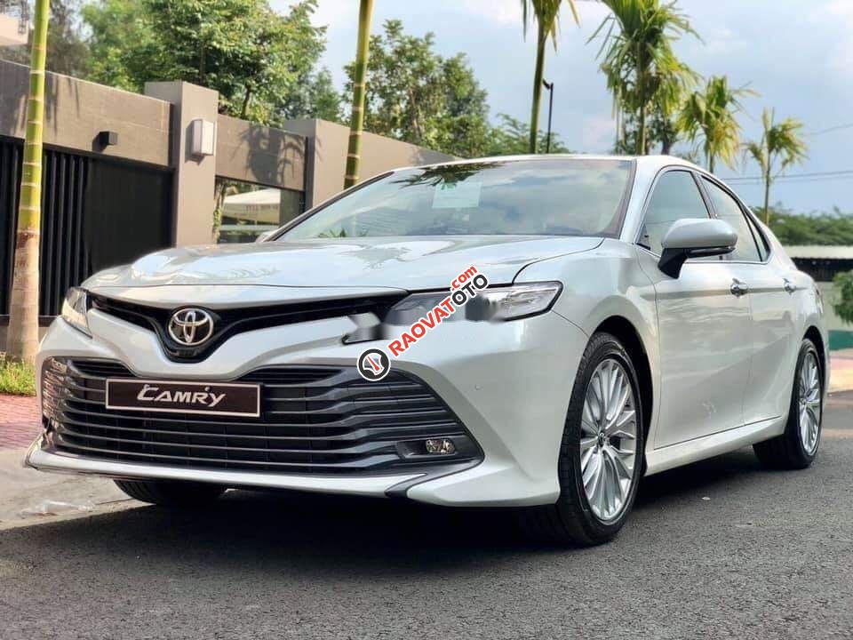 Bán Toyota Camry sản xuất năm 2019, màu trắng, nhập khẩu  -0