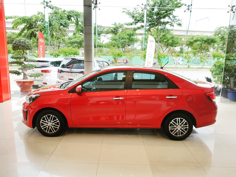 Cần bán xe Kia Soluto AT 2019, màu đỏ, nhập khẩu-1