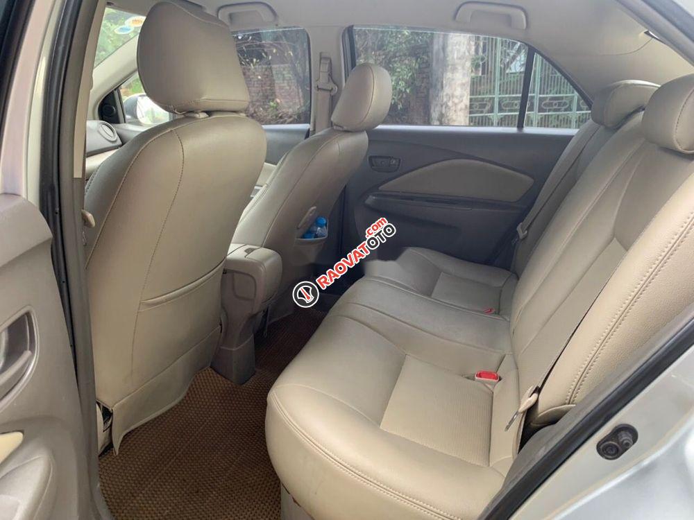 Bán xe Toyota Vios MT năm 2011-3