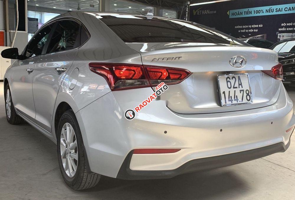 Cần bán Hyundai Accent 1.4MT CVT năm sản xuất 2019, màu bạc-10