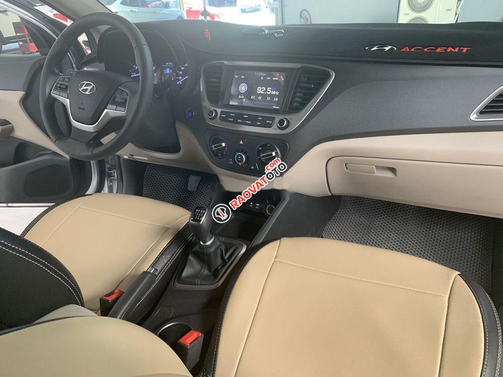 Cần bán Hyundai Accent 1.4MT CVT năm sản xuất 2019, màu bạc-0
