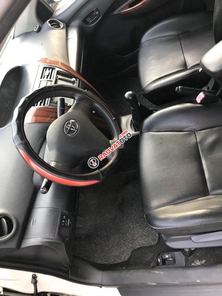 Cần bán gấp Toyota Vios MT sản xuất 2011, màu trắng, xe nhập-7