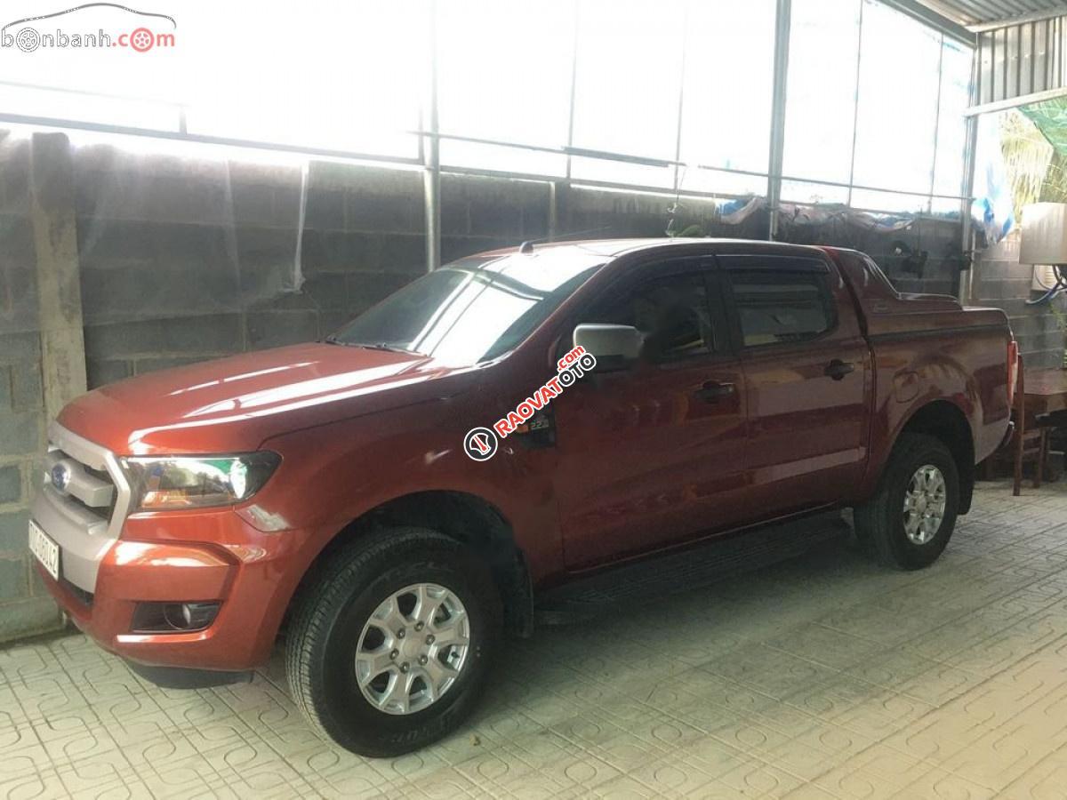 Bán Ford Ranger XLS 2.2L 4x2 MT sản xuất năm 2017, màu đỏ, nhập khẩu  -1