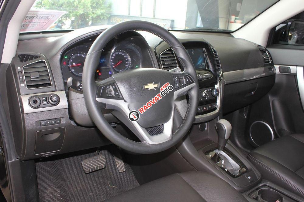 Bán ô tô Chevrolet Captiva LTZ 2.4AT 2016, màu đen số tự động giá tốt-6