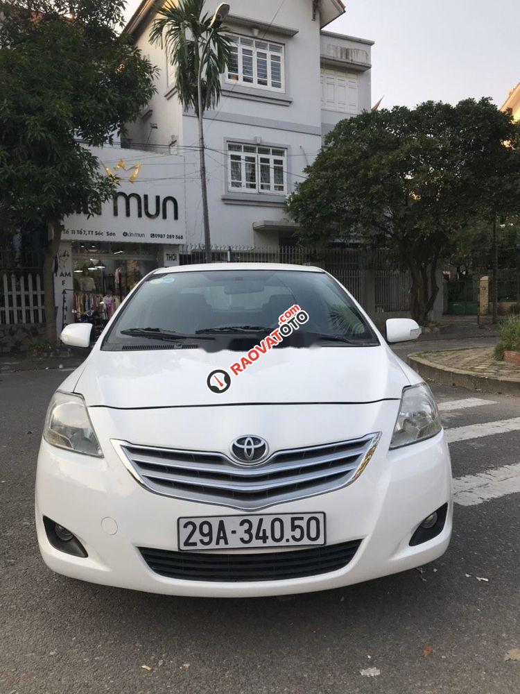 Cần bán gấp Toyota Vios MT sản xuất 2011, màu trắng, xe nhập-0